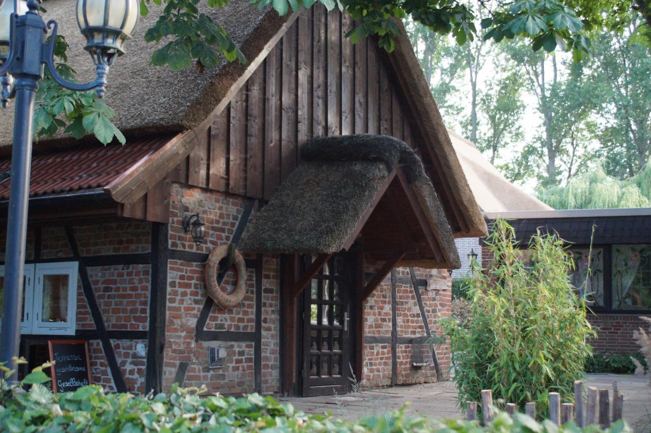 Landhaus Absalonshorst Hotel Groß Grönau Esterno foto