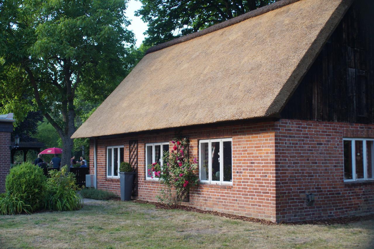 Landhaus Absalonshorst Hotel Groß Grönau Esterno foto